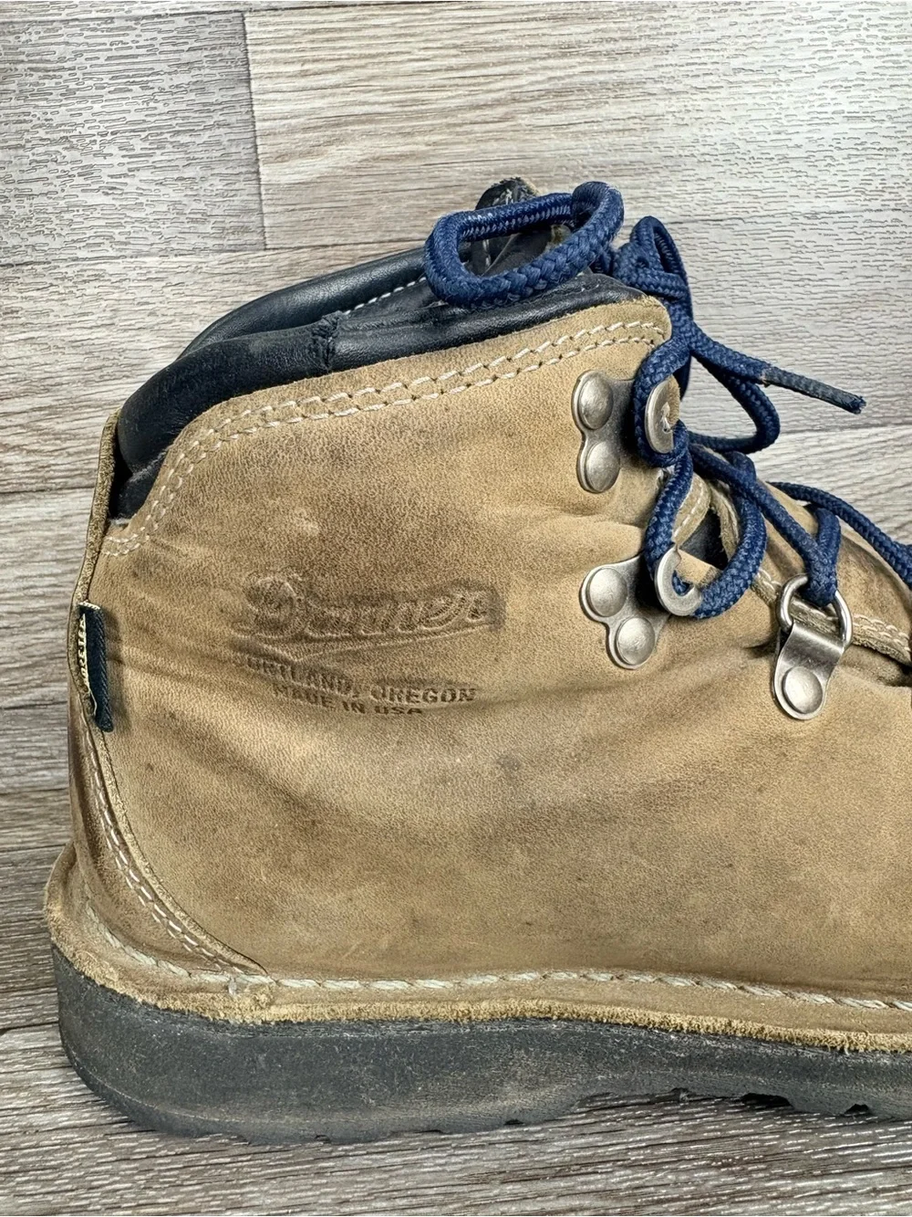 Danner Mountain Pass Gunmetal Boots Nubuck Leather Vibram Gore-Tex Men’s Sz 9EE
